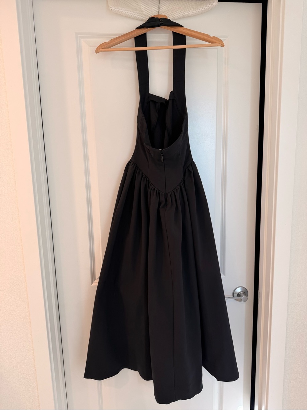 New Helsa Faille Halter elegant chic Black Midi Dress - Picture 8 of 12